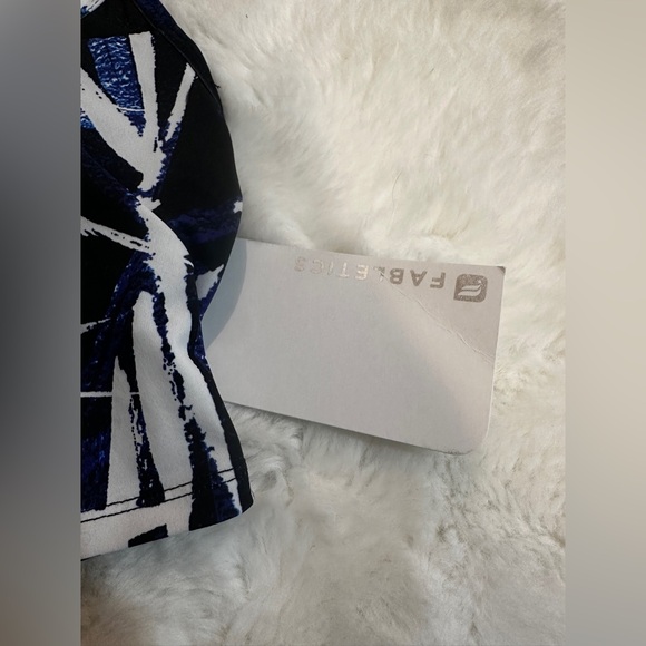 NWT Fabletics Marcela Mesh Midi Bra Luxe-Line Midi Sports Bra - Picture 5 of 10